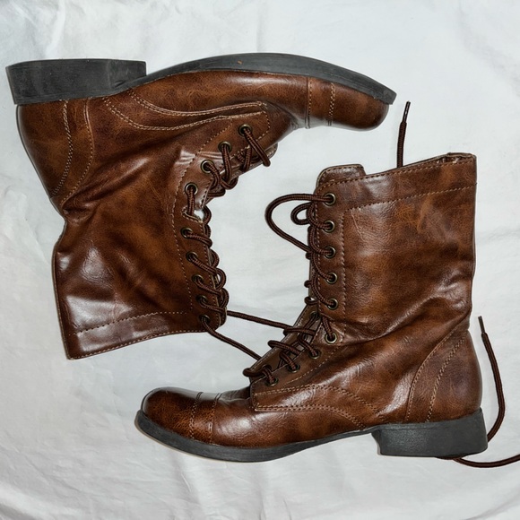 Brown Combat Boots Size 8.5 - Picture 1 of 3